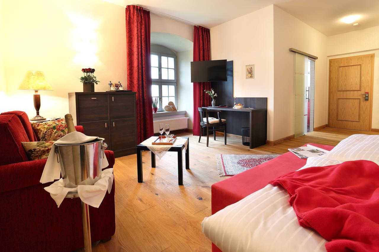 Hotel Garni Schloss Schoenberg Бад Брамбах Екстериор снимка